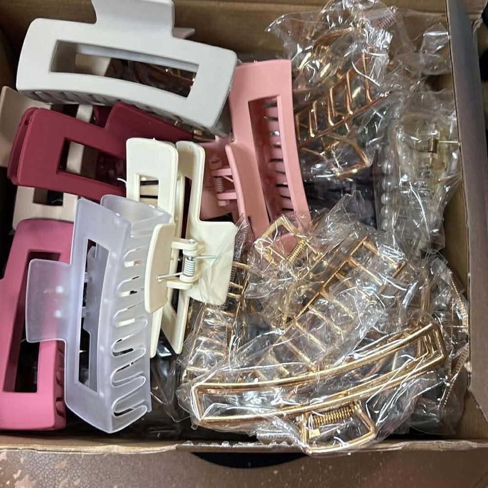 Assorted Hair Claw Clips in Pink, White, and Gold